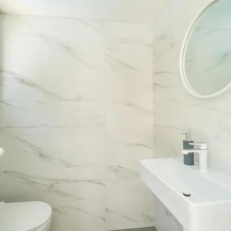 Beautiful In With Kitchen *