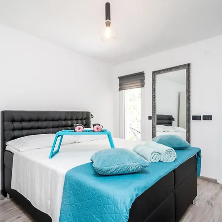 Dom wakacyjny Beautiful In With Kitchen