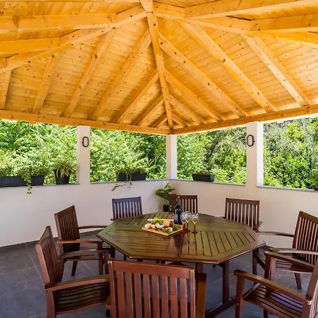 Vakantiehuis Luxurious In