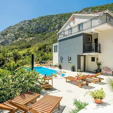 Beautiful In With Kitchen Trstenik (Dubrovnik-Neretva)