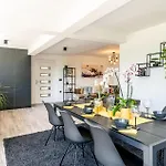 Luxurious Home In Trstenik *