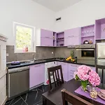 Luxurious Home In Trstenik