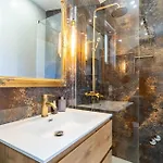 Luxurious Home In Trstenik בית נופש