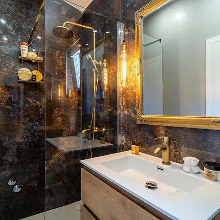 Beautiful In With Kitchen 度假居