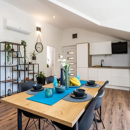 Beautiful In With Kitchen