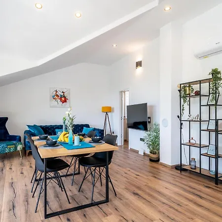 Beautiful In With Kitchen