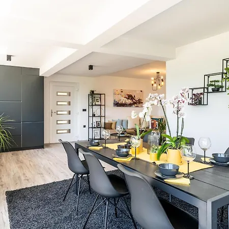 Beautiful In With Kitchen *