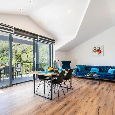 Beautiful In With Kitchen