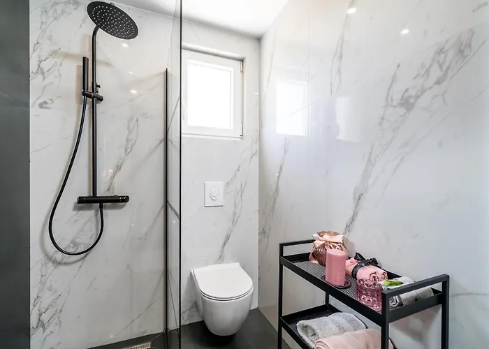 Beautiful In With Kitchen