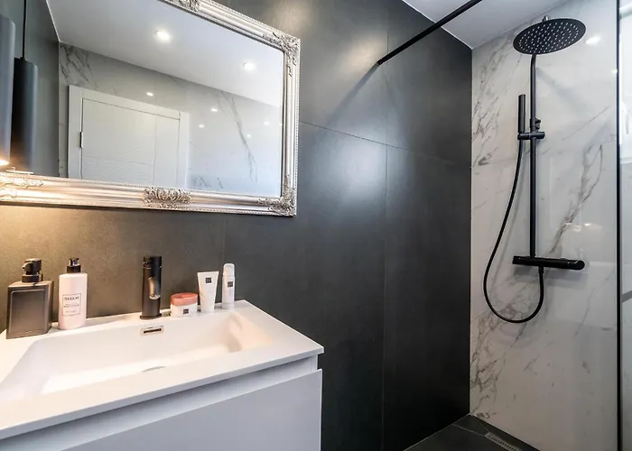 Beautiful In With Kitchen *