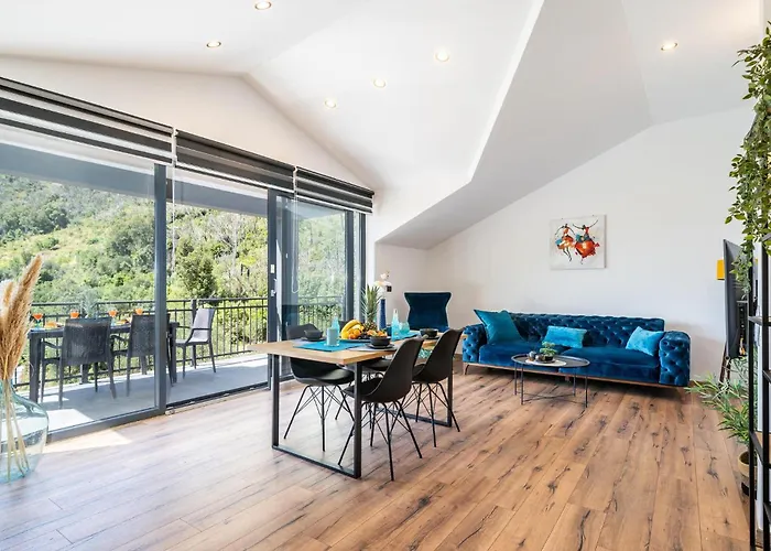 Beautiful In With Kitchen